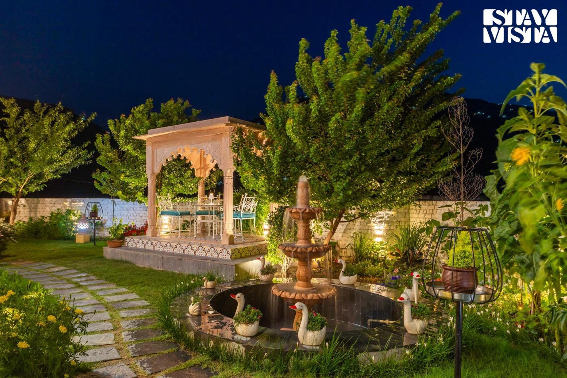Stayvista At The Oakridge 4 Bhk Villa In Dharamshala With Jacuzzi & Balcony チャンバ エクステリア 写真